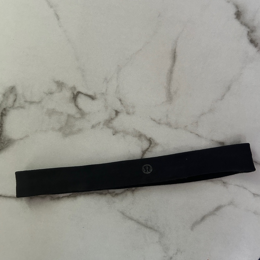 Black lululemon headband